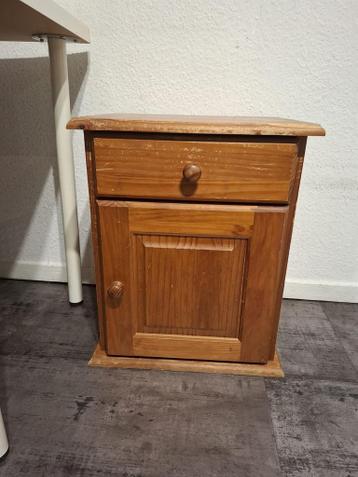 Houten kastje gratis af te halen