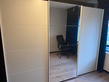 Grote kledingkast met spiegel - gratis af te halen!