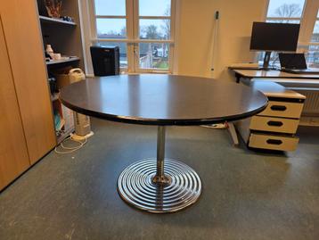 Gratis ronde tafel - direct af te halen