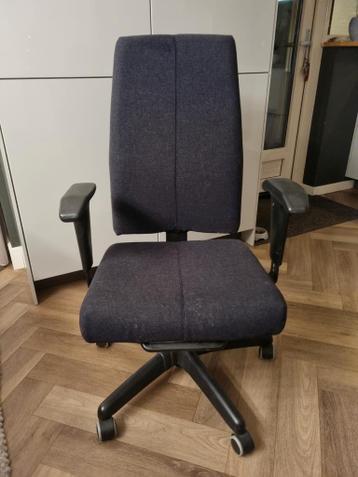 GRATIS Zwarte/donkergrijze bureaustoel in goede staat
