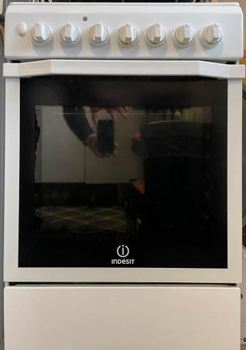 (Gratis) Indesit fornuis met 4 gaspitten en heteluchtfunctie