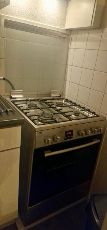 Gratis Vrijstaand gasfornuis met 4 kookzones