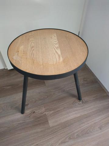 Rond bijzettafeltje gratis