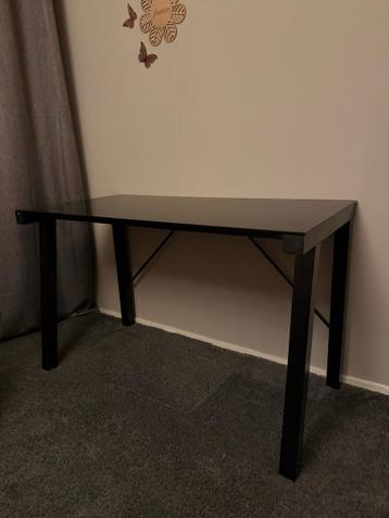 Zwart bureau met glasplaat - Gratis afhalen