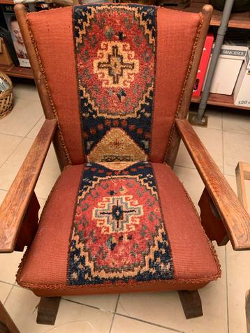 4 Vintage fauteuil met uniek tapijtpatroon