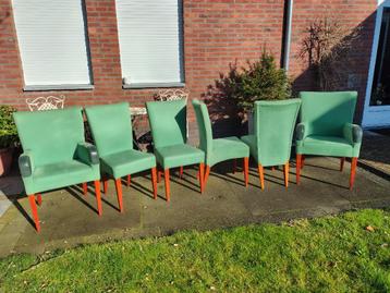 6 eetkamer stoelen gratis