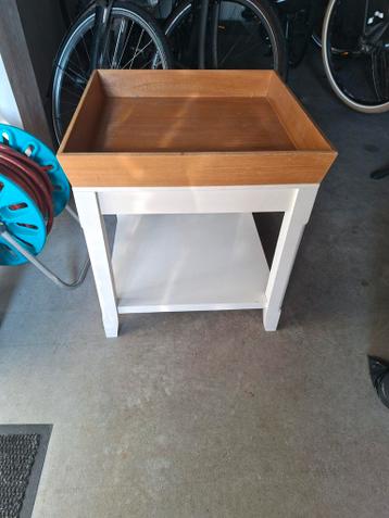 Bijzettafeltje
