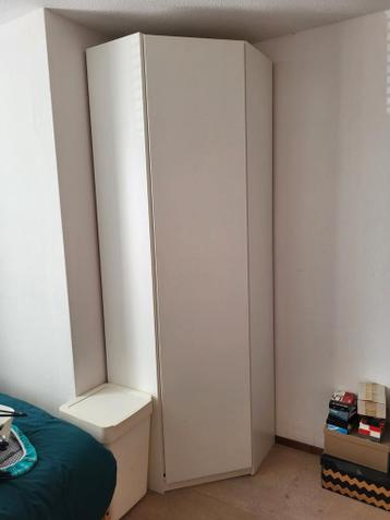 Hoekkast / Kledingkast - Praktisch en Ruimtebesparend