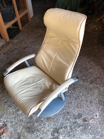 Leuke vintage relax stoel gratis