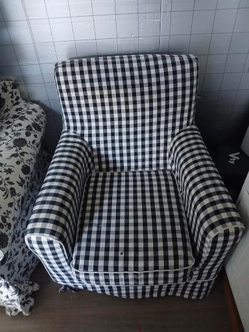 Gezellige fauteuil met ruitpatroon