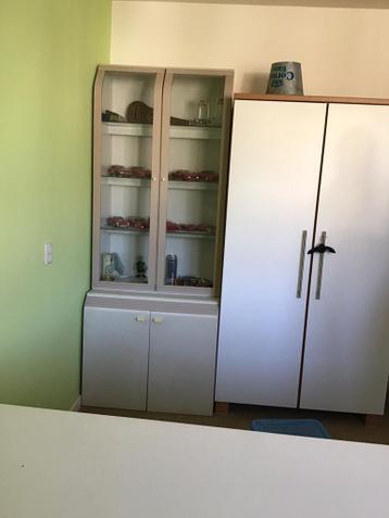 Vitrinekast in 2 delen