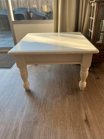 Grenen tafel gratis aangeboden