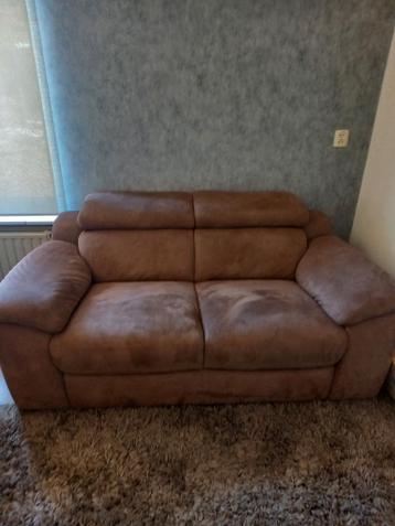 Prima bankstel met verstelbare hoofdsteunen.