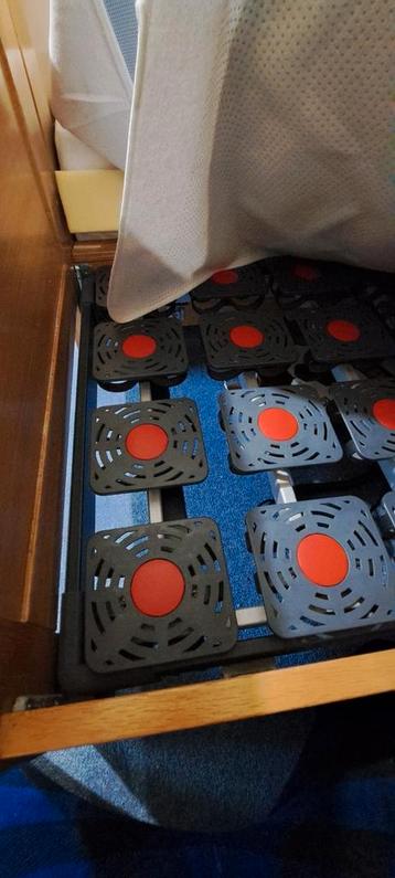 Bed 160cm x 200 cm met mtrasen