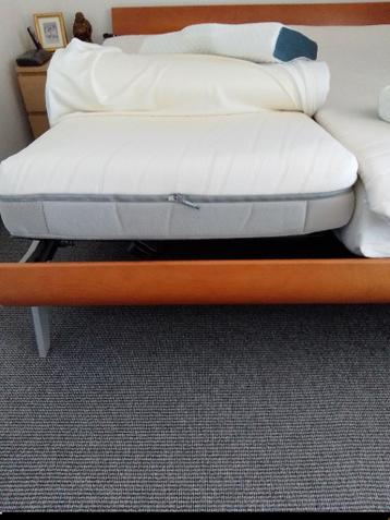 Twee zeer robuuste Auping matrassen. z.g.a.n.
