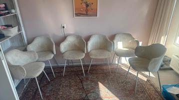 Zes stoelen kave home