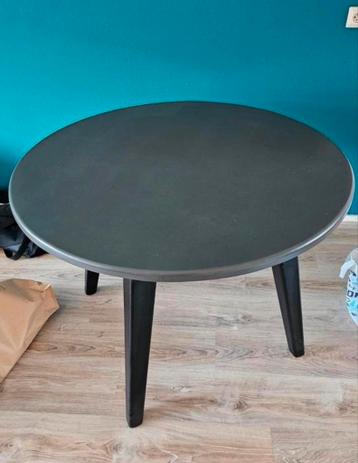 Ronde eettafel - grijs blad met zwarte poten. 110 cm rond