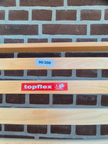 Een 1 persoonsbed 90 bij 200