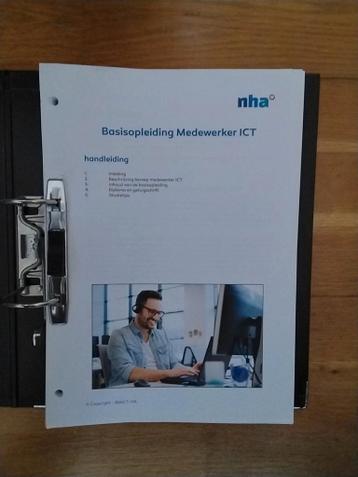 Twee mappen met de opleiding Basisopleiding medewerker ict