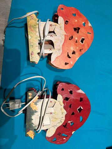 GRATIS Twee beschilderde paddestoel wandlampen