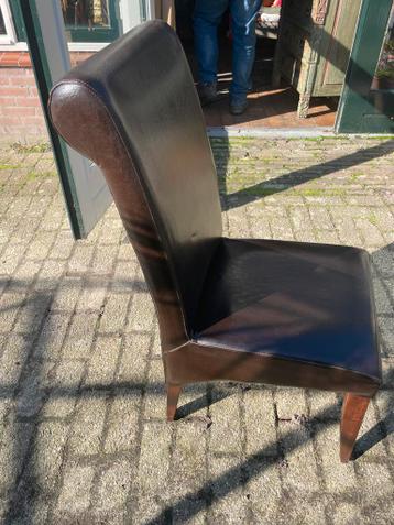4 leren stoelen