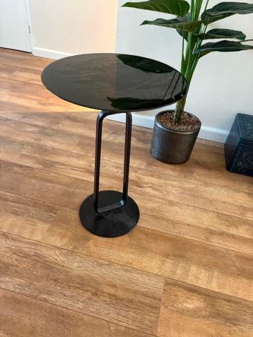 Mooi zwart bijzettafeltje- gratis ophalen!