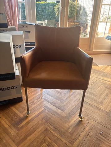 Gratis op te halen: 4 eetkamerstoelen in Naarden