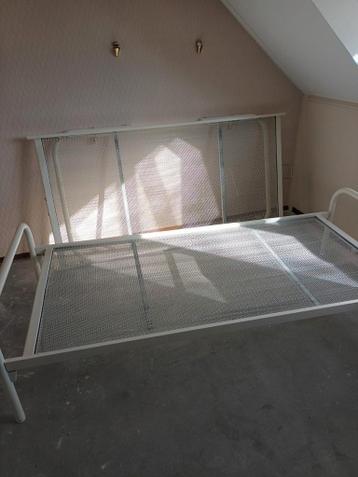 Logeerbed + onderschuifbed 200x90cm wit
