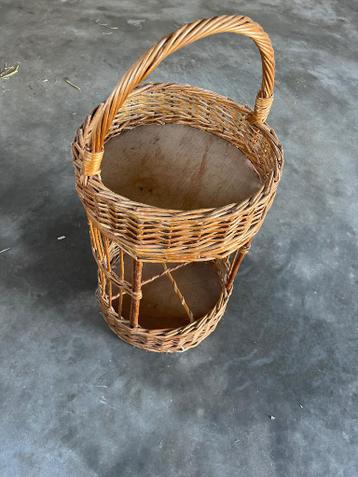 Rieten mand/ tafel