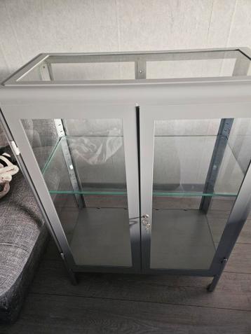 Vitrinekast 110 cm hoog 80 breed