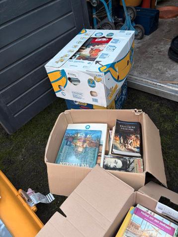 Vier dozen boeken gratis op te halen!