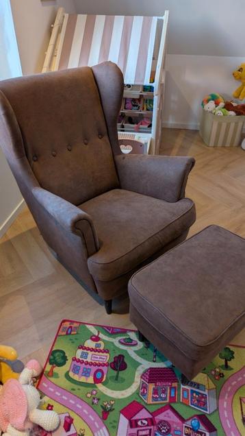 Comfortabele fauteuil met voetenbank