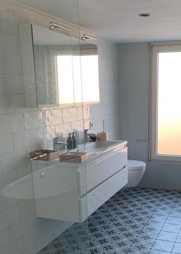 Badkamer spiegel / kast - gratis!