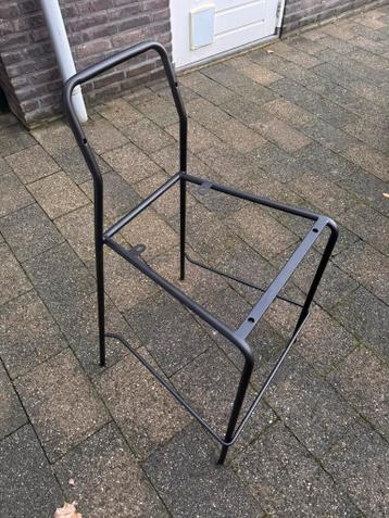 Oud ijzer (frame barkruk) - gratis afhalen