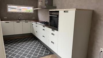 Keuken -crême-kleurig