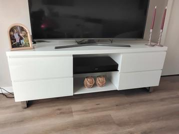TV.meubel wit  ,H.62 Br. 166 D.42 cm.