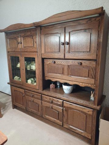 Houten Servieskast met veel opbergruimte