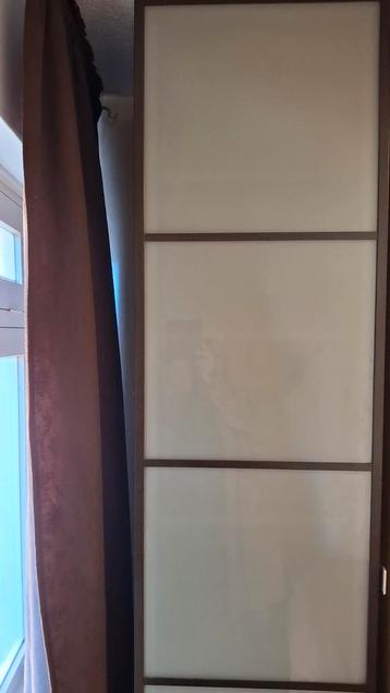 Mooie Ikea kast met mat glas