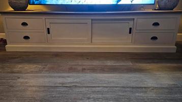 TV Meubel wit met een bovenblad in houtkleur