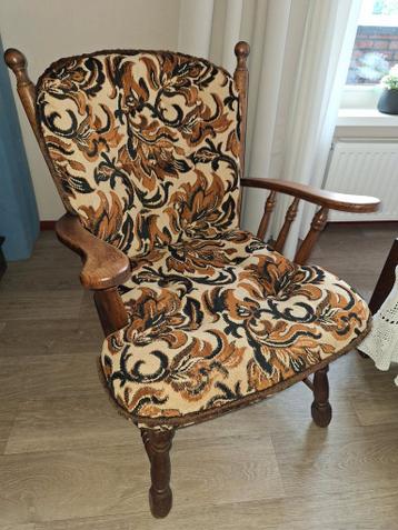 Vintage eiken fauteuil met bloemmotief