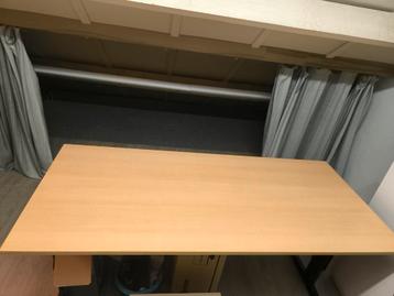 Houten bureautafel met metalen poten - gratis ophalen