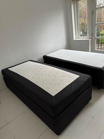 Boxsprings (1x auping, 1x beter bed) moeten snel weg!