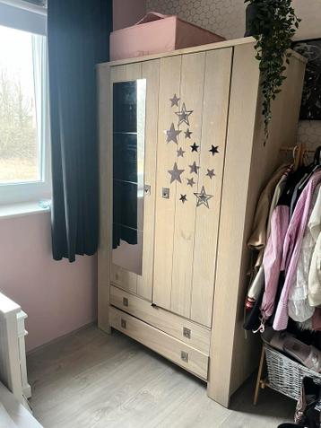 Kledingkast hout