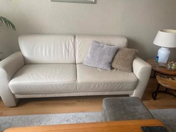 Mooi leren bankstel ophalen voor woensdag 4 maart