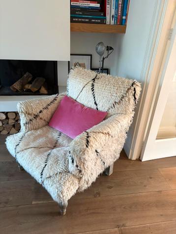 Leuke grote fauteuil, wit zachtharig