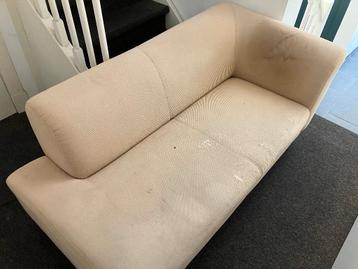 Lichte oude bank (Gratis met spoed)