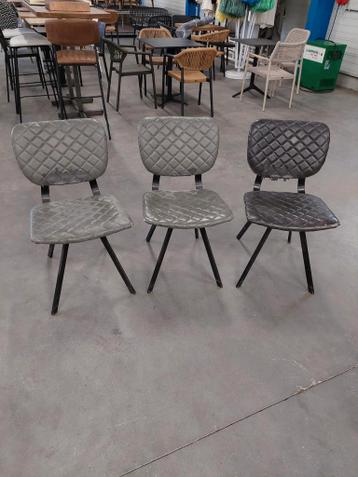 Gratis af te halen 3 mooie stoelen