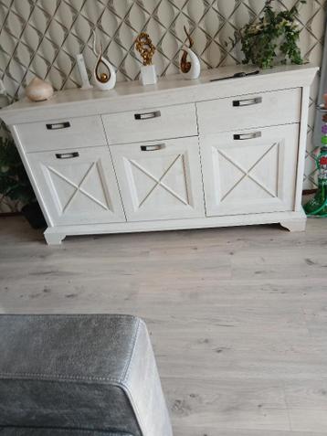 kast bieden van af 75