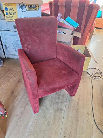 4 bordeauxrode eetkamerstoelen - comfortabel en gebruikt