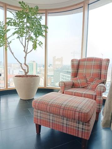 Comfortabele fauteuil met voetensteun